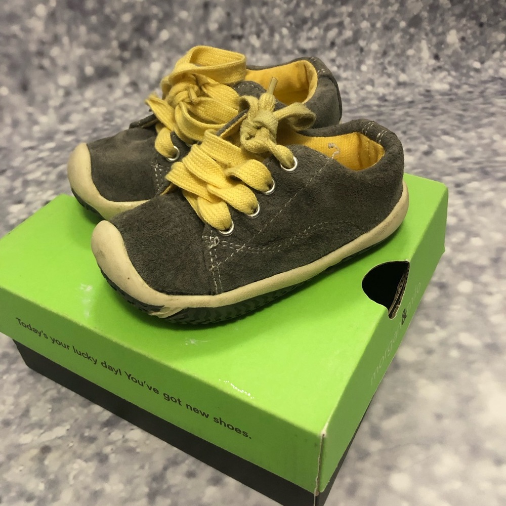 Morgan & Milo Boys shoes 4.5